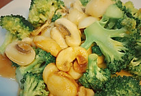 美食蔬食｜口蘑马蹄炒西兰花的做法