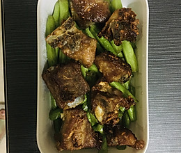 蒜香烤排骨的做法