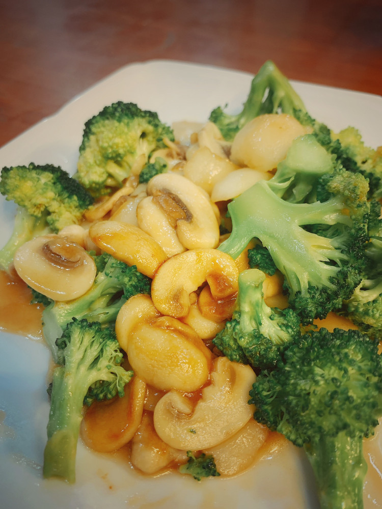 美食蔬食｜口蘑马蹄炒西兰花的做法