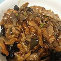 蘑菇木耳粉条炒肉的做法图解4