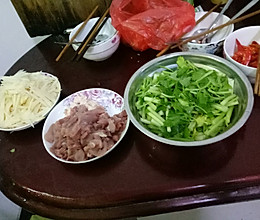 芹菜炒肉的做法