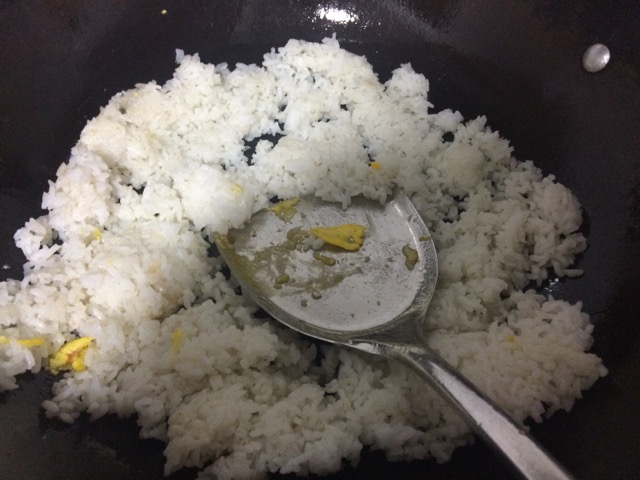 蛋炒饭的做法图解3