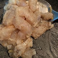 巴沙鱼炒三色粒（刺少鲜嫩可口）的做法图解10