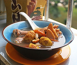 栗子鸡爪海鲜汤的做法