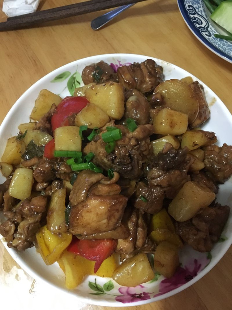 土豆炖鸡腿的做法