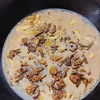 小鸡炖蘑菇，铁锅土灶炖就是有味道的做法图解11