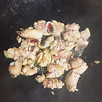 香菇焖鸡肉的做法图解3