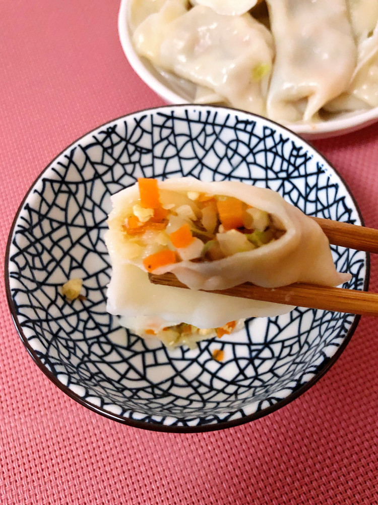白菜香菇素馅水饺的做法
