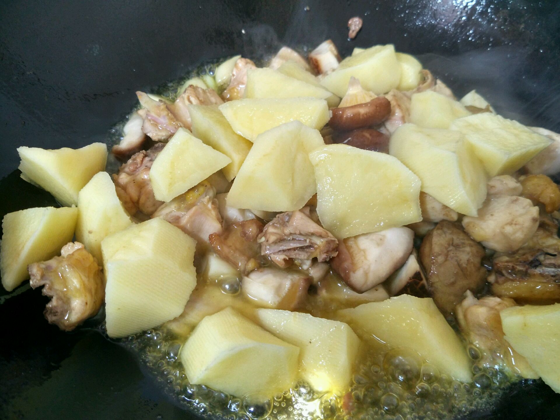 土豆烧鸡块的做法_菜谱_豆果美食