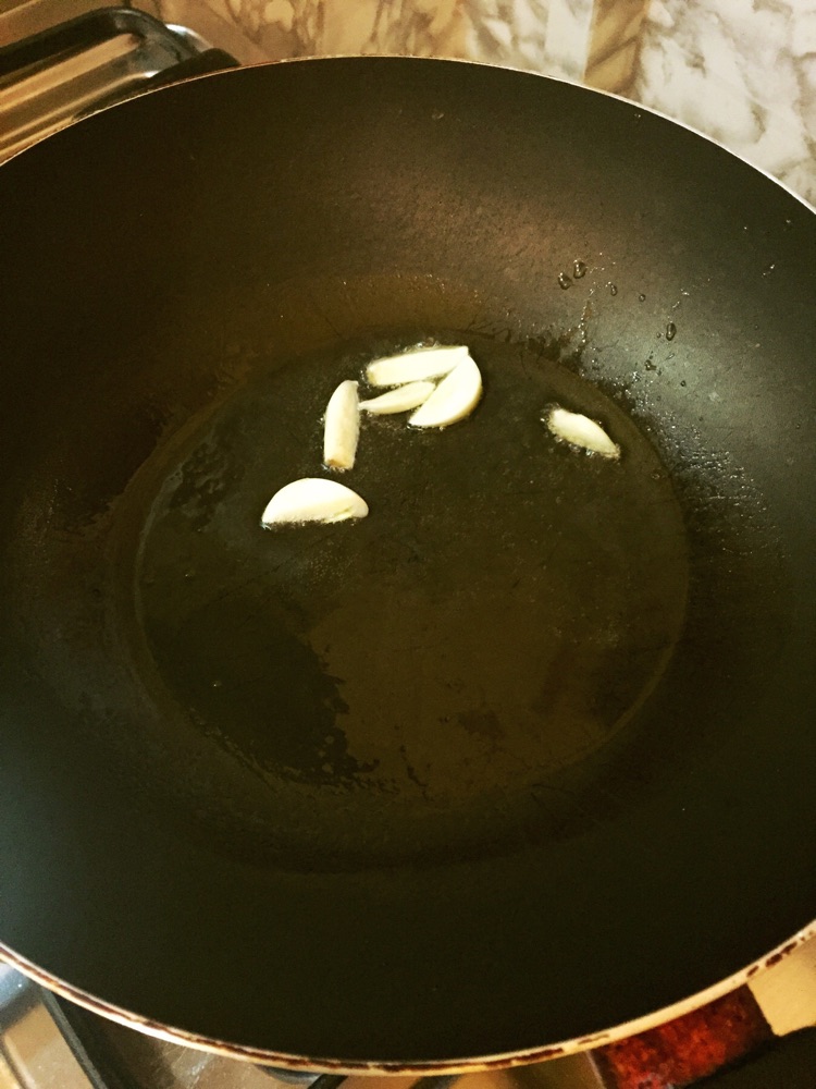 金针菇番茄蛋汤的做法图解3