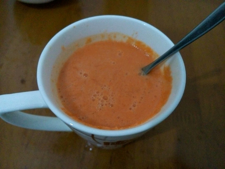 巨简单的减肥饮品—胡萝卜番茄汁的做法