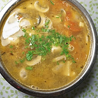 西红柿虾仁豆腐汤的做法图解3