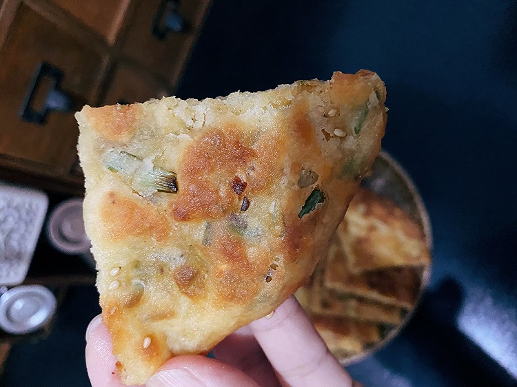 白面玉米面混合发面葱油饼—早餐来一张回味一整天的做法