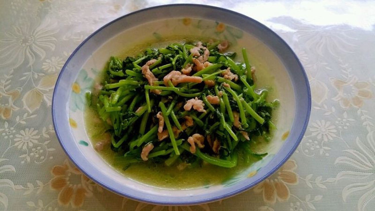 茼蒿炒肉丝的做法
