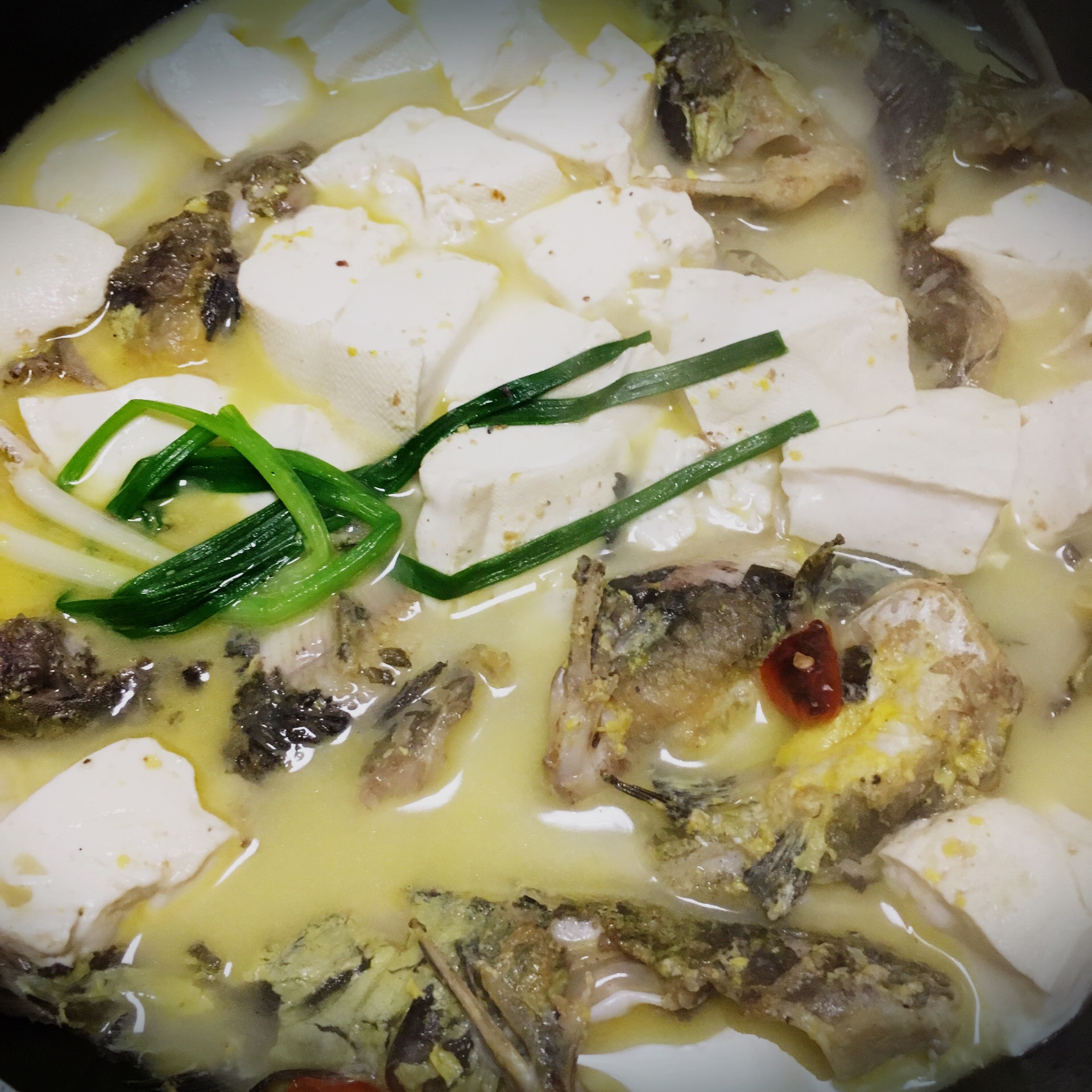 鱼头豆腐汤的做法_【图解】鱼头豆腐汤怎么做如何做好吃_鱼头豆腐汤家常做法大全_米果幺幺_豆果美食