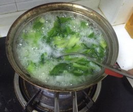 油麦菜虾仁粥的做法
