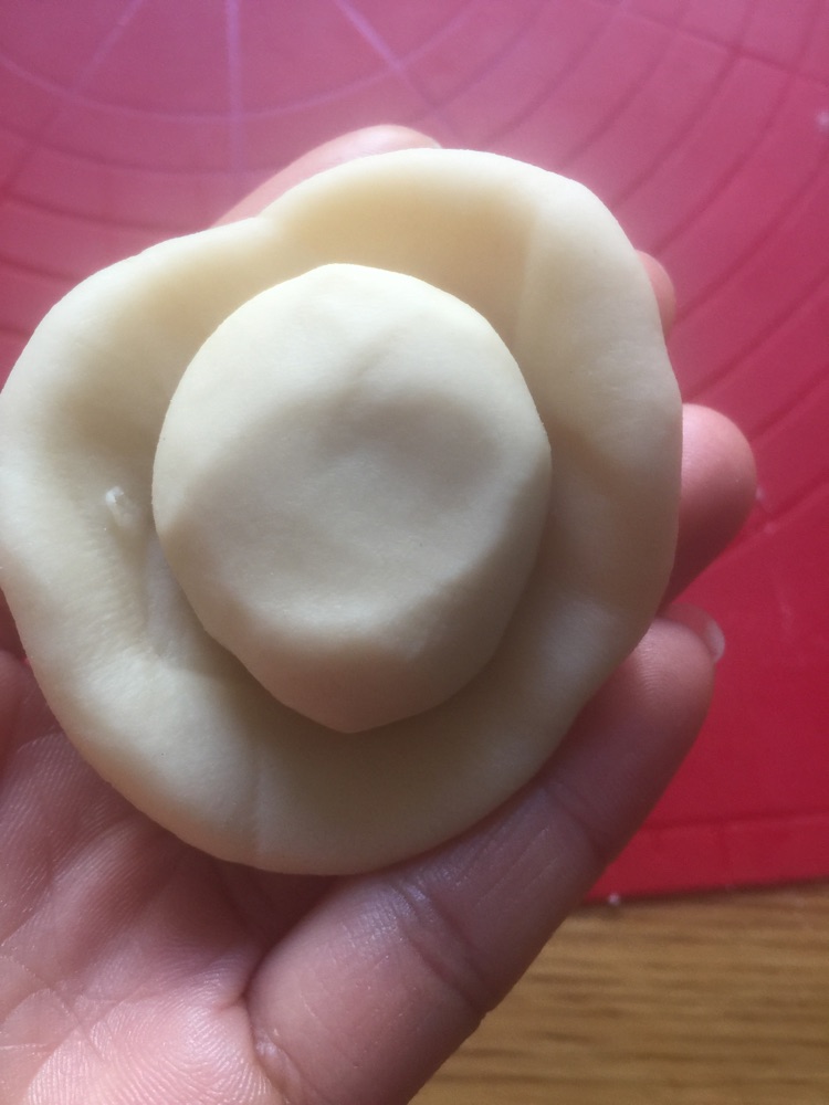 赶鸭子上架的蛋黄酥的做法图解7