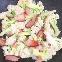 家常腊肉炒花菜的做法图解5