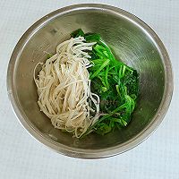 菠菜拌金针菇的做法图解3