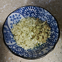 筒骨蒸肥肠的做法图解3