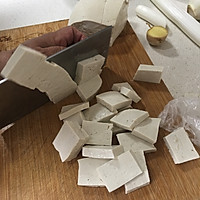 简单但好吃的葱炒豆腐的做法图解1