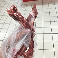 香菇炖排骨的做法图解1