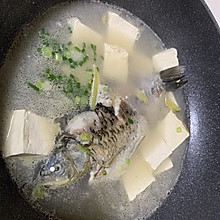 #金龙鱼橄榄油调和油520美食菜谱#鲫鱼豆腐汤