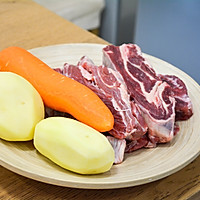 #做出牛肉的分寸感#电饭煲牛肉炖土豆胡萝卜的做法图解1