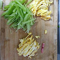 粉皮炒豆芽的做法图解1