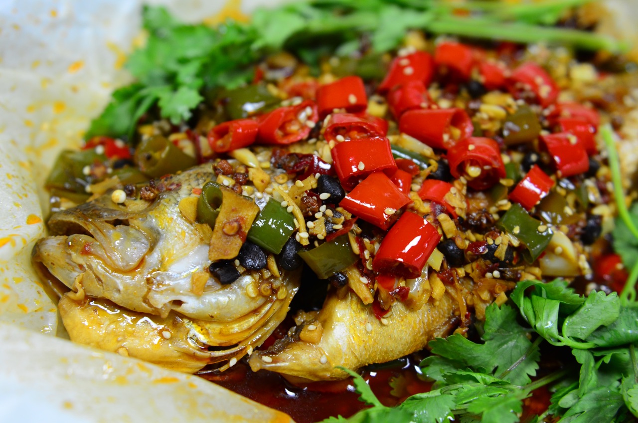豆豉焗鲈鱼怎样做才好吃，出锅肉质嫩滑，味道鲜美，太香了 - 哔哩哔哩