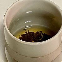 幽兰拿铁奶茶的做法图解2