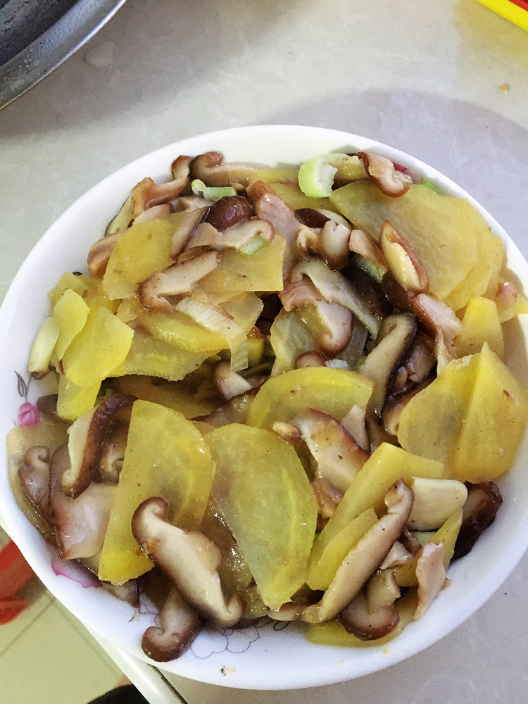 香菇土豆片的做法