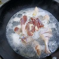 鸭腿白萝卜的做法图解2