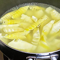 #餐桌上的春日限定#春天不可错过的腌笃鲜（慢炖锅版）的做法图解3