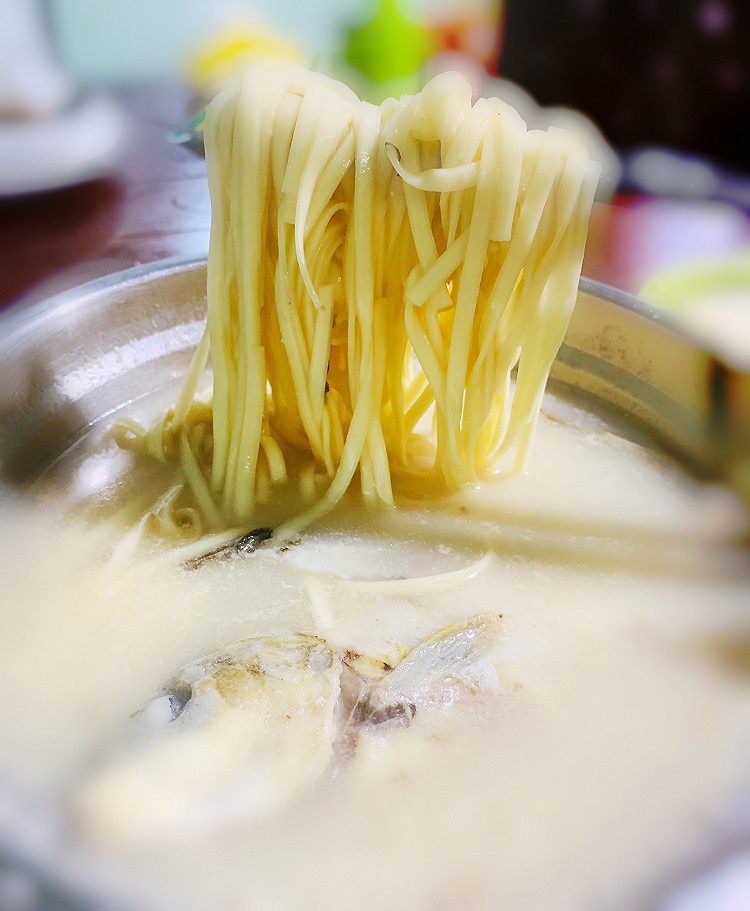营养美味鱼汤面的做法
