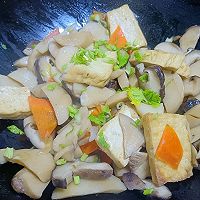 菌菇炖豆腐的做法图解7