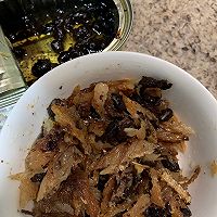 最懒人的鲮鱼油麦菜粒黄金饭的做法图解5