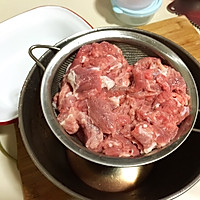 暖胃驱寒的牛肉汤的做法图解2