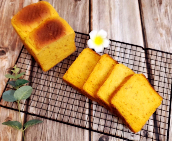 无油亚麻籽南瓜吐司