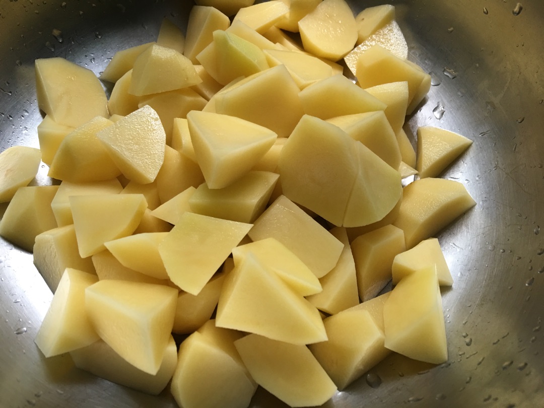 香煎小土豆怎么做_香煎小土豆的做法_二三子S_豆果美食