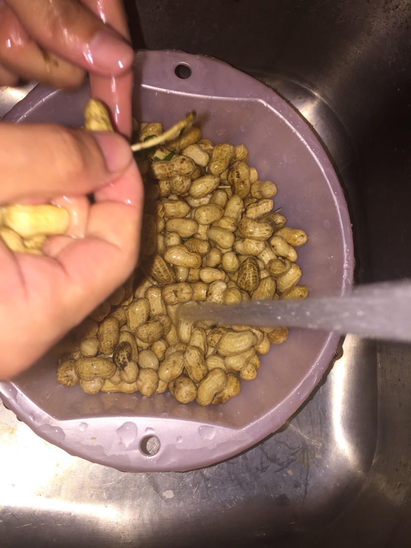 极速版盐水花生的做法图解1