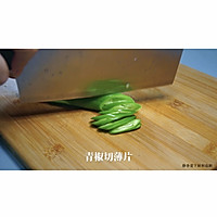 青椒肉末炒鸡蛋/超香超下饭，能吃3碗饭那种的做法图解1