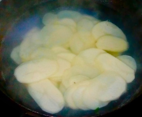 老干妈·炒土豆的做法图解3