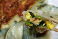 韭菜鸡蛋虾仁三鲜锅贴饺子的做法