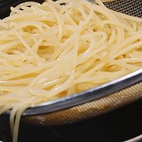 茄香浓意面的做法图解3