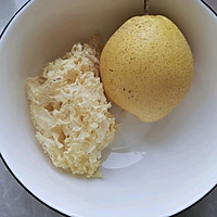 润肺雪梨汤的做法图解1