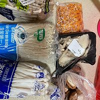 高蛋白营养大骨头菌汤的做法图解2