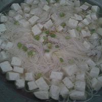 清汤豆腐肉丝面的做法图解2