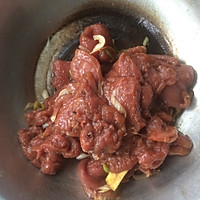 好吃的炸肉(炸酥肉)来咯!的做法图解1