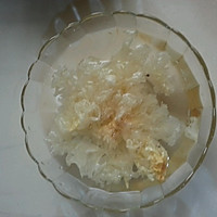 人面桃花~红糖银耳炖桃胶的做法图解3